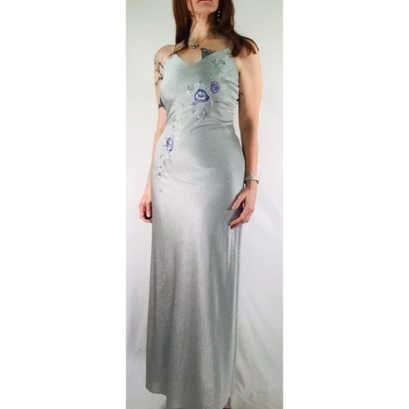 90’s Vintage ‘Dave & Johnny’ Silver Floral Embroidered Bias Cut Maxi Gown - Picture 3 of 14